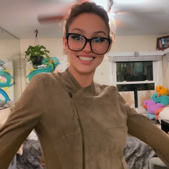 Women's Jacket - Picture 8 of 17